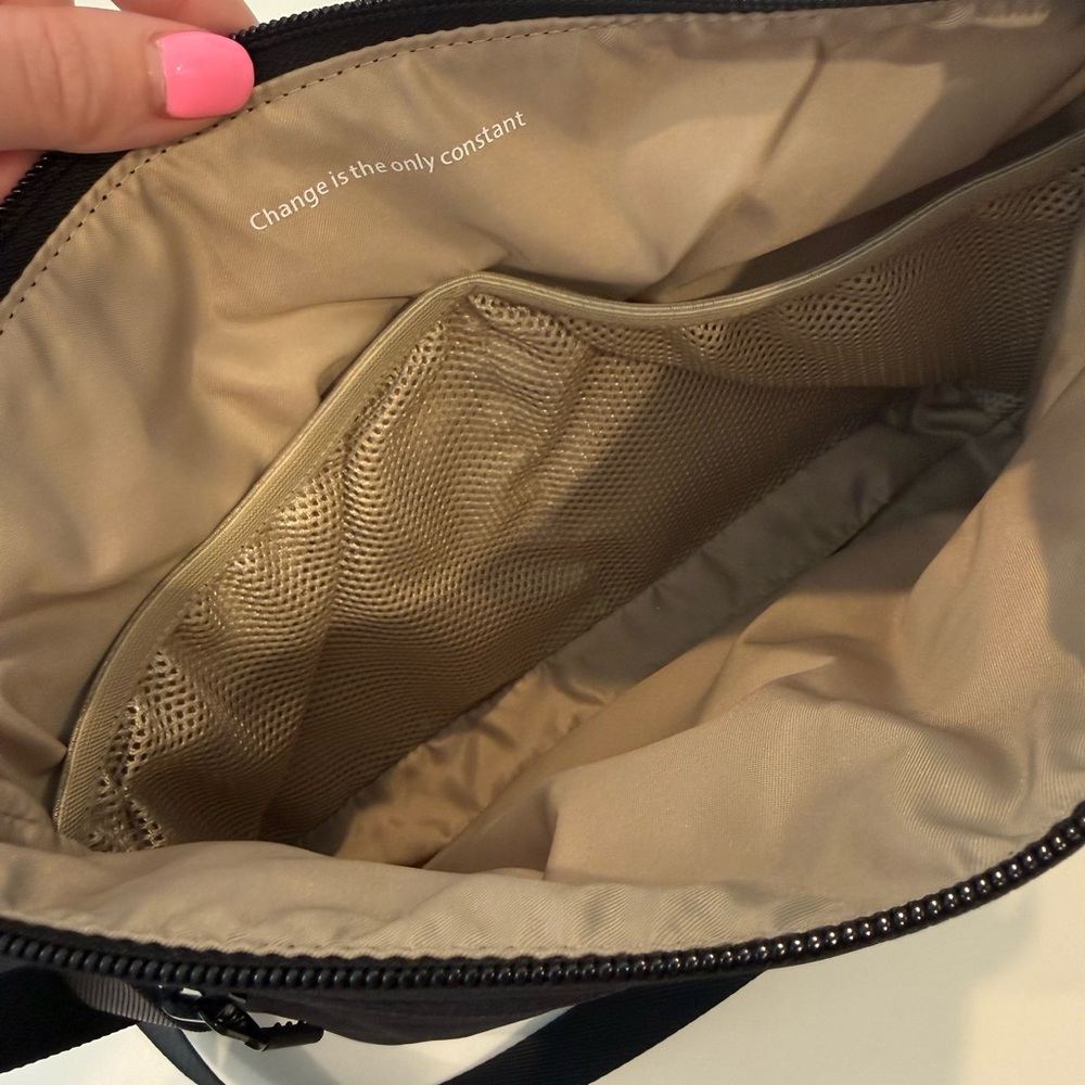 lululemon athletica Black Messenger Bag - Picture 4 of 5